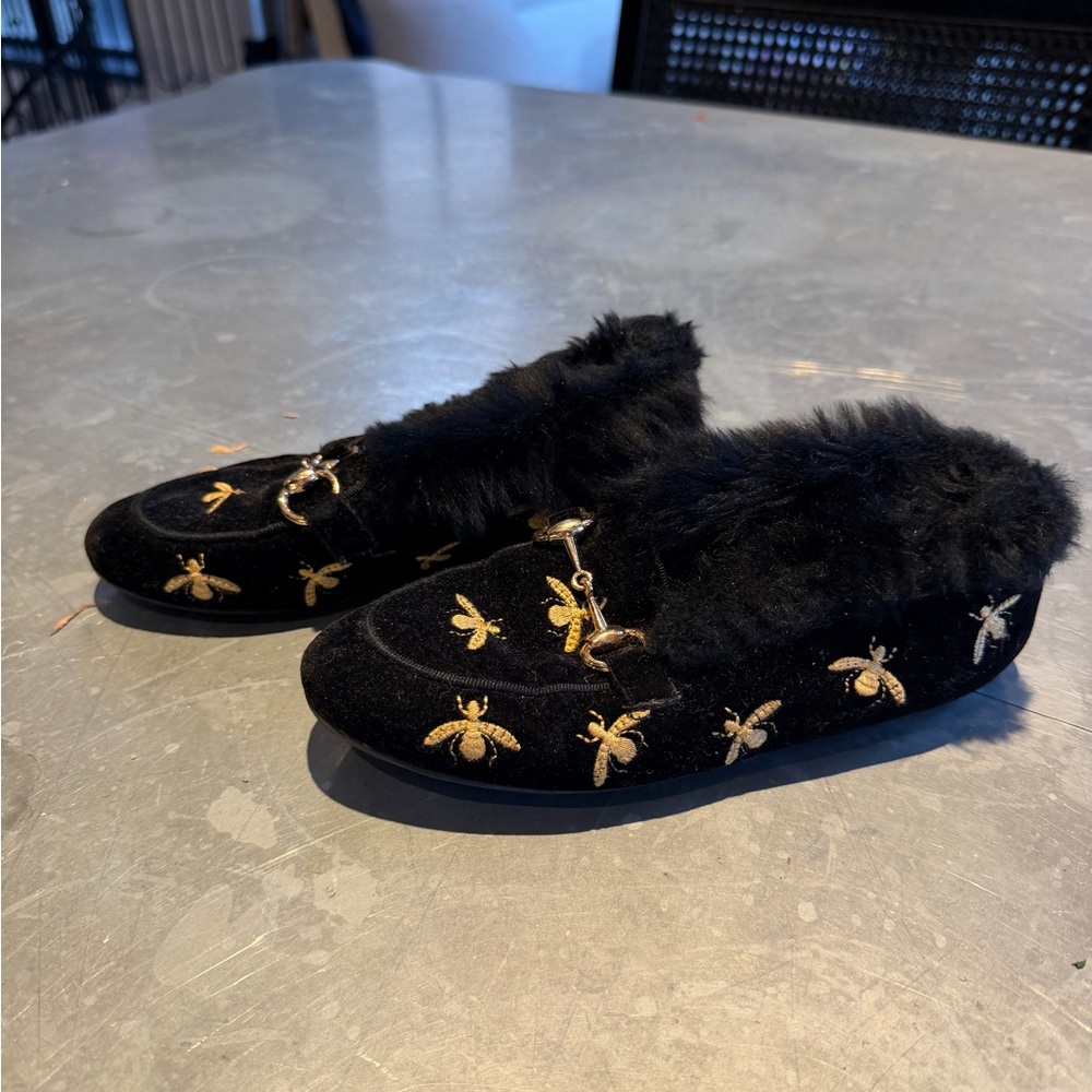 Kids: Classic Black Velvet Slippers with Gold Detailing and Fur *like Gucci